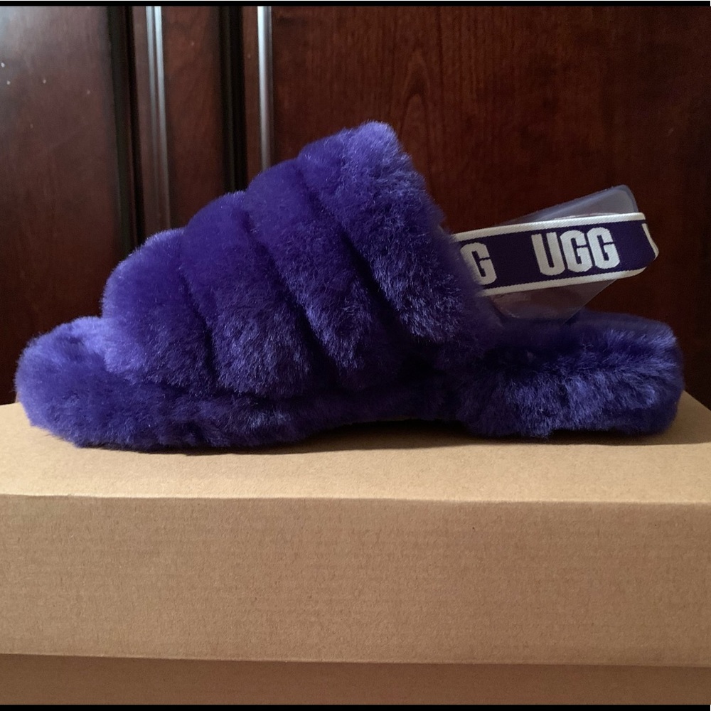 COPY - BRAND NEW -Violet Ugg Slides